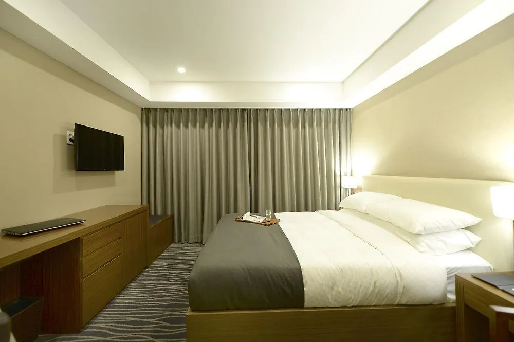 Busan Business Hotel 3*,